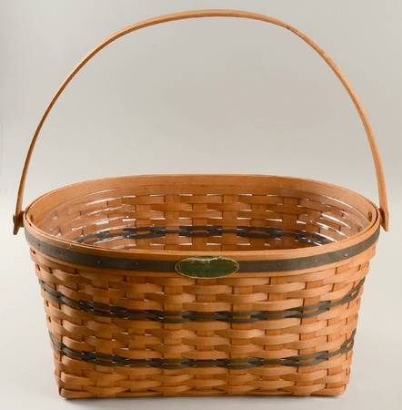 Baskets Traditions Family Basket & Protector