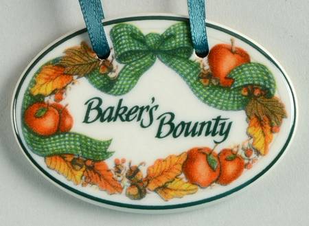 Baskets Baker's Bounty Basket Charm Tie-On
