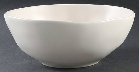 Casual Luxe Pearl 9" Round Serving Bowl
