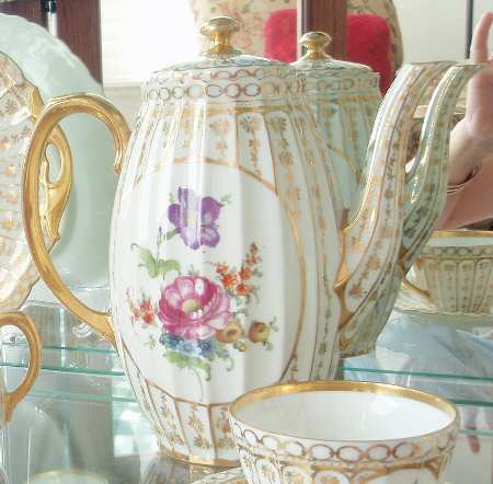 1756 Coffee Pot & Lid