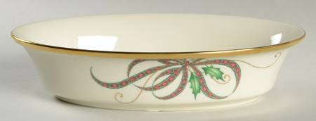 Holiday Nouveau Ribbon 10" Oval Vegetable Bowl