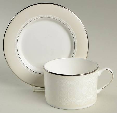 Chapel Hill Flat Cup & Saucer Set