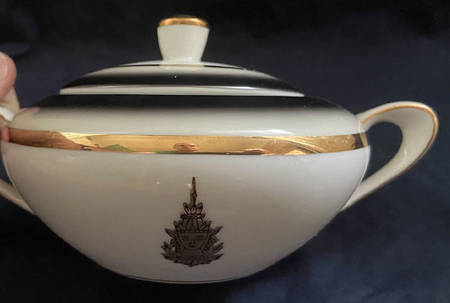 LIY8 Sugar Bowl & Lid by Lily
