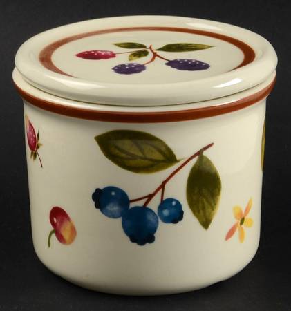 Berry 1 Pint Crock with Coaster Lid