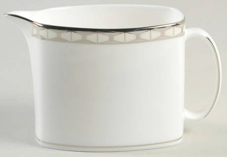Signature Spade Creamer
