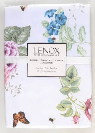 Butterfly Meadow Hydrangea 52" x 70" Oblong Tablecloth