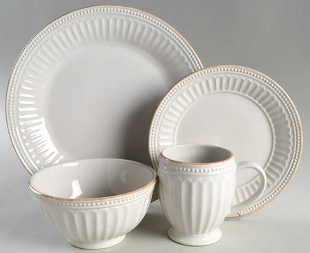 French Perle Groove White 32 Piece Estate Set