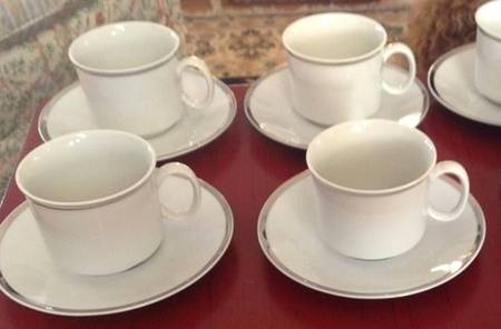 LUK48 Footed Cup & Saucer Set