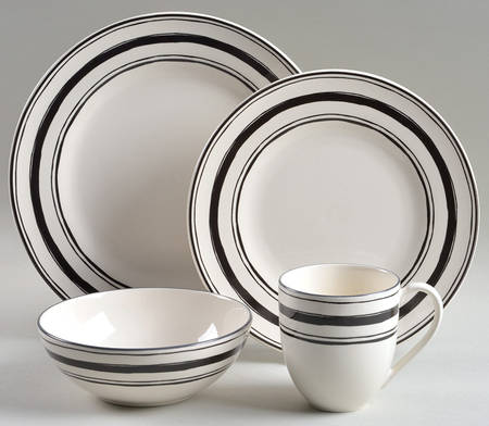 Around the Table 16 Piece Set