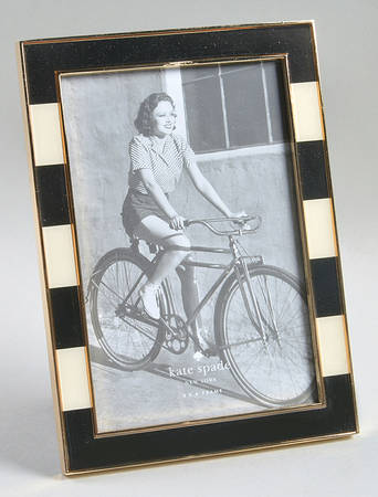Everdone Lane Frame-Holds 4" X 6"