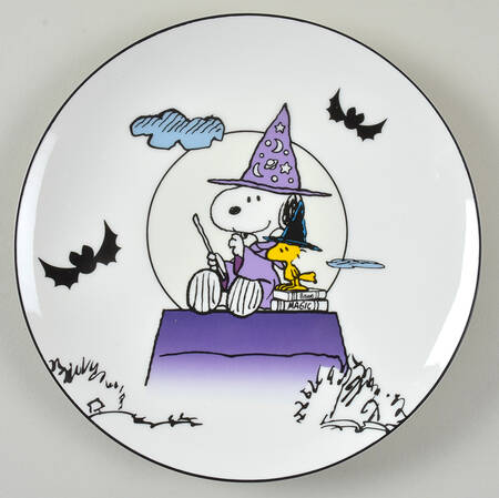 Snoopy the Great Pumpkin Salad/Dessert Plate