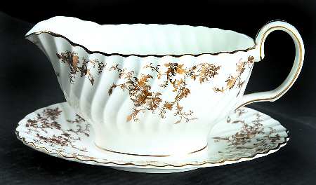 Ancestral Gold Gravy Boat with Attached Underplate