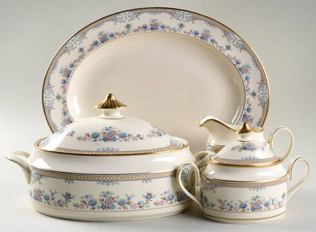 Avonlea 5 Piece Hostess Set