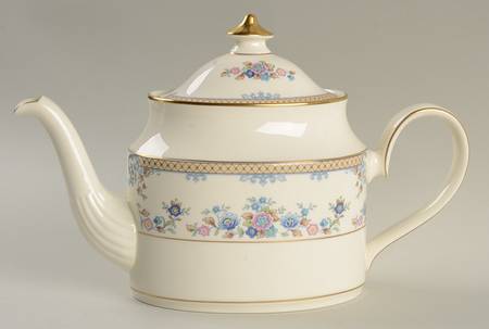 Avonlea Teapot & Lid