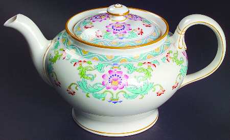B833 Teapot & Lid
