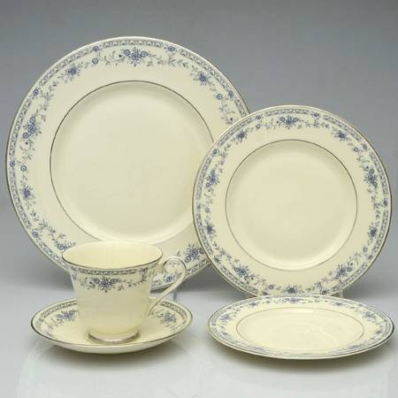 Bellemeade 40 Piece Estate Set