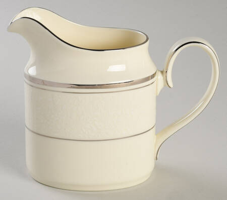 Bridal Veil Creamer
