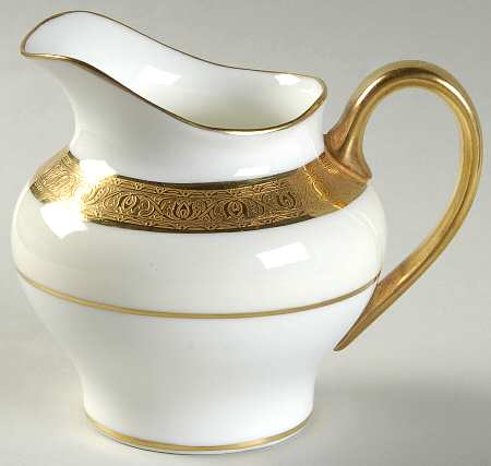 Buckingham Creamer