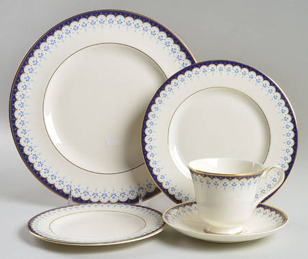 Consort 40 Piece Estate Set