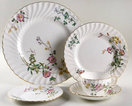 Dainty Sprays 5 Piece Place Setting