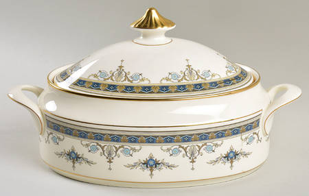 Grasmere Blue Oval Covered Vegetable