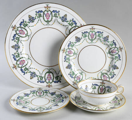 H2581 5 Piece Place Setting
