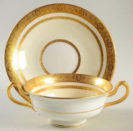 H4050 Footed Cream Soup Bowl & Saucer Set