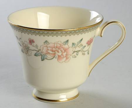 Jasmine Footed Cup