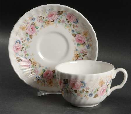 Rose Garland Flat Cup & Saucer Set