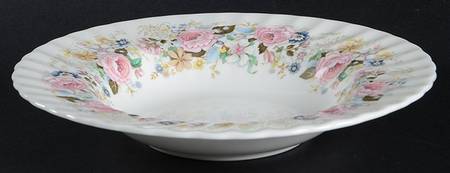 Rose Garland Rim Soup Bowl
