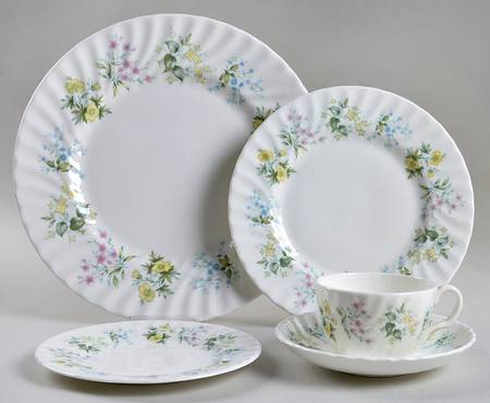 Spring Valley 5 Piece Place Setting