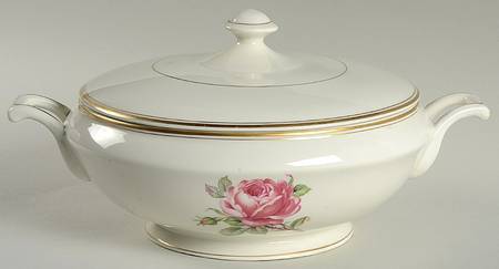 Manor Rose Gold Round Covered Vegetable