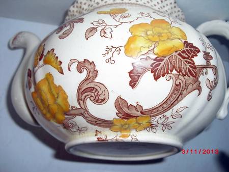 C4247 Teapot & Lid