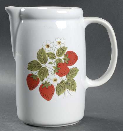 Strawberry Country 40 Oz Pitcher