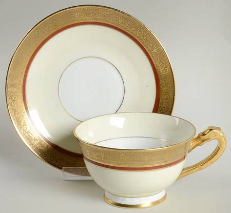 Mai4 Footed Cup & Saucer Set
