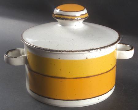 Sun 2.5 Qt Round Covered Casserole
