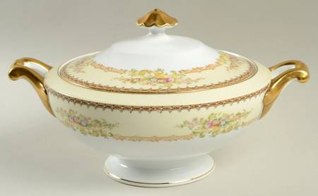 Bronson Round Covered Vegetable
