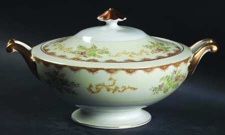 Dalton Round Covered Vegetable by Meito