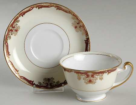 Hampton Footed Cup & Saucer Set