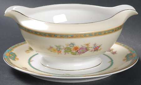 Madrid Gravy Boat with Attached Underplate