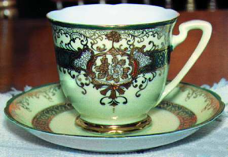 MEI454 Footed Cup & Saucer Set