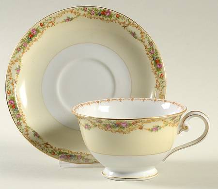MEI75 Footed Cup & Saucer Set