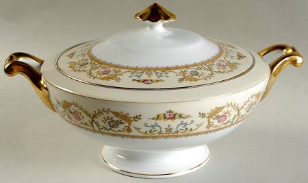 Monterey Round Covered Vegetable