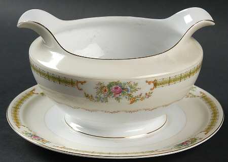 V2148 Gravy Boat with Attached Underplate