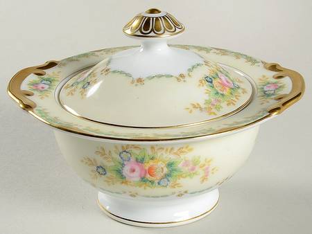 V903 Sugar Bowl & Lid by Meito