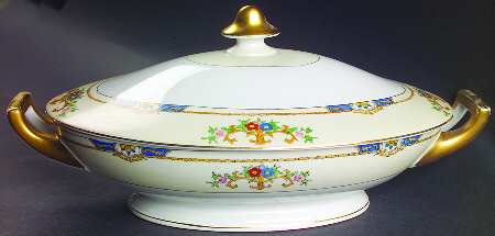 Warren Oval Covered Vegetable