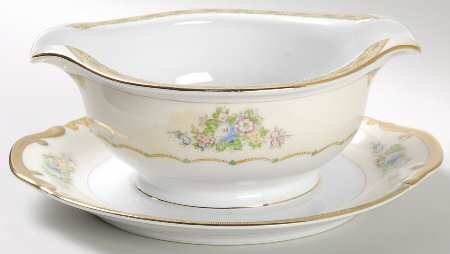 Woodbine Gravy Boat with Attached Underplate