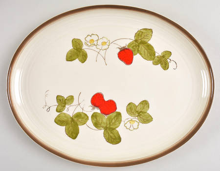 California Strawberry 13" Oval Serving Platter