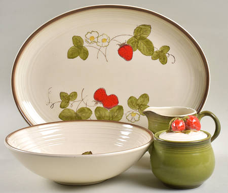 California Strawberry 5 Piece Hostess Set