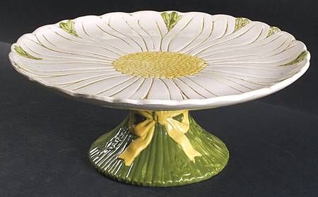 Sculptured Daisy 13" Diameter Pedestal Cake Stand by Metlox - Poppytrail - Vernon